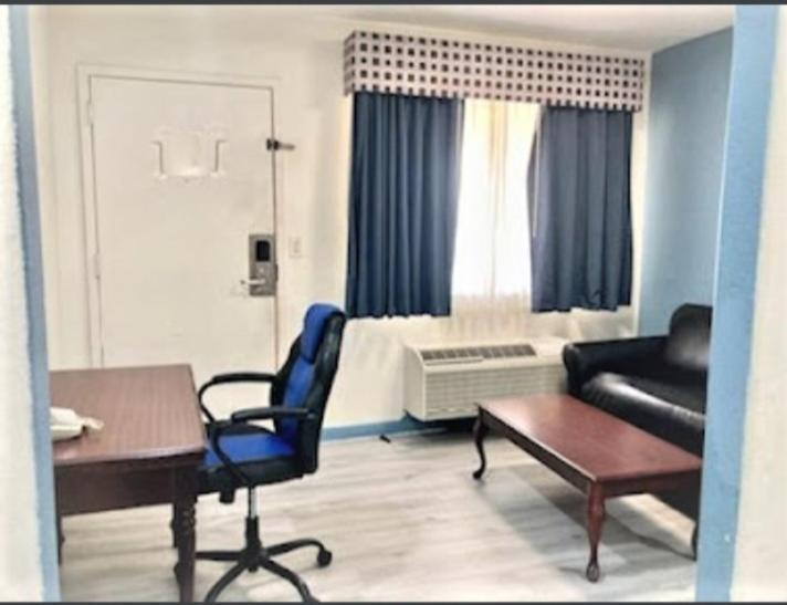 Americas Best Value Inn And Suites Houston/Northwest Brookhollow Esterno foto