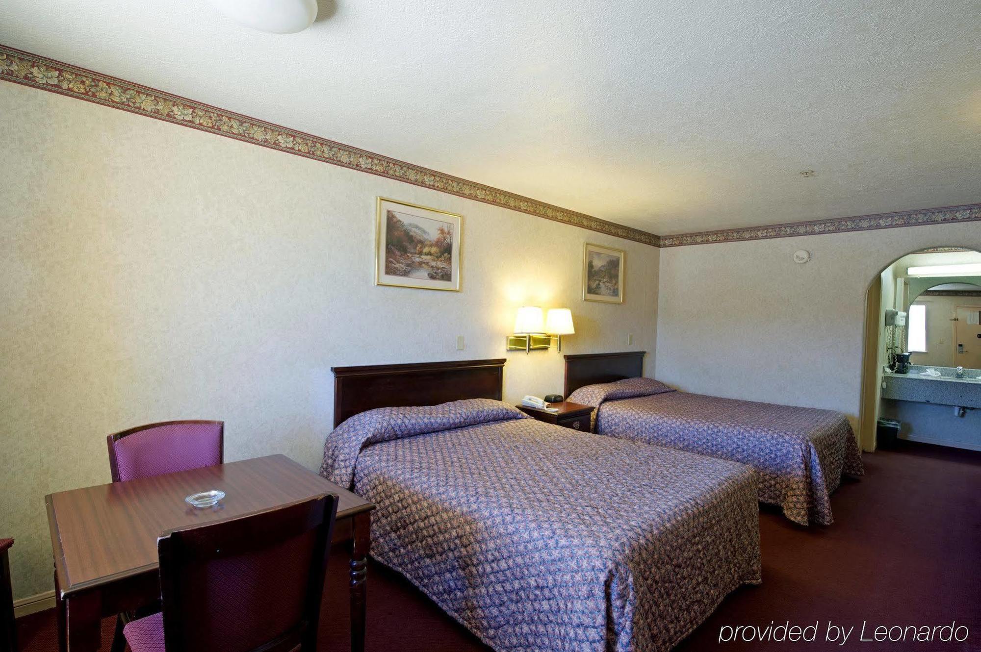 Americas Best Value Inn And Suites Houston/Northwest Brookhollow Esterno foto