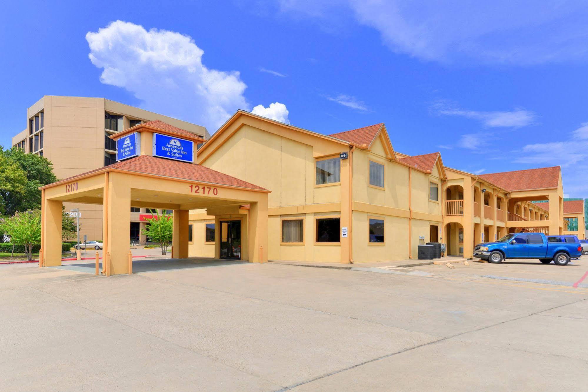 Americas Best Value Inn And Suites Houston/Northwest Brookhollow Esterno foto