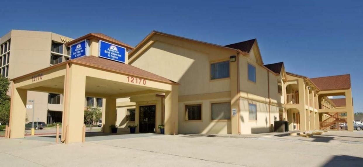 Americas Best Value Inn And Suites Houston/Northwest Brookhollow Esterno foto